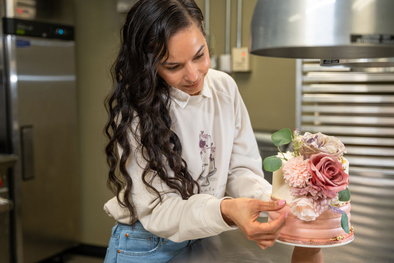 Hazleton Kitchen Incubator Client, Little Treats & Cakes by Janna, to host a dessert showcase at Downtown Hazleton’s HUB Welcome Center